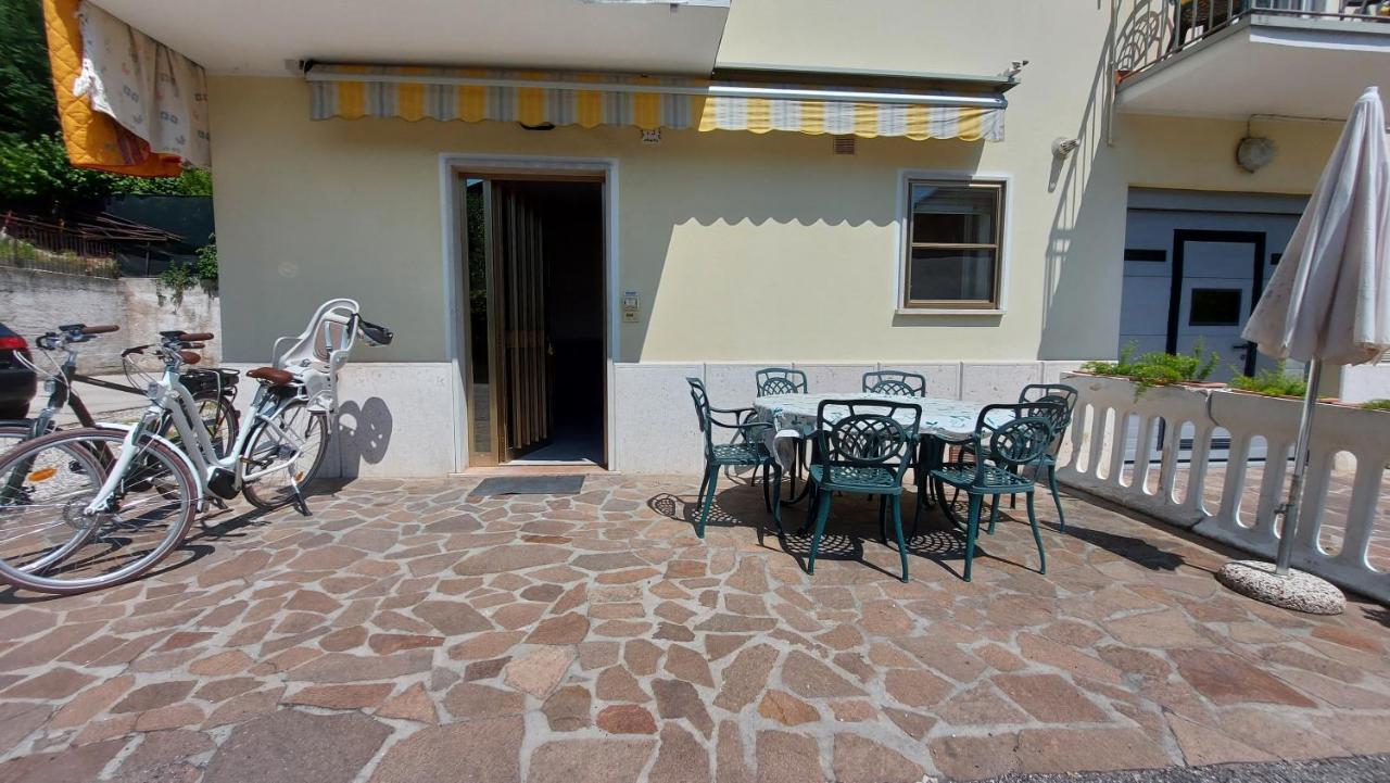 Narcisa Patio Apartment Bardolino Exterior photo